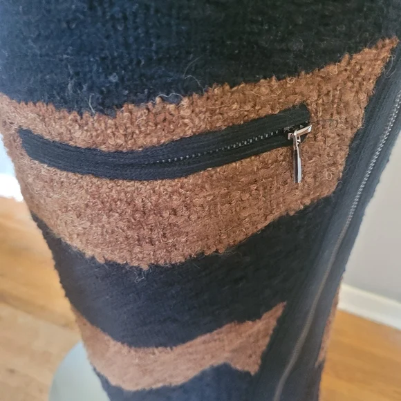 Le Chateau Long Zip Striped Sweater, BNWT, Size M - Picture 3 of 9